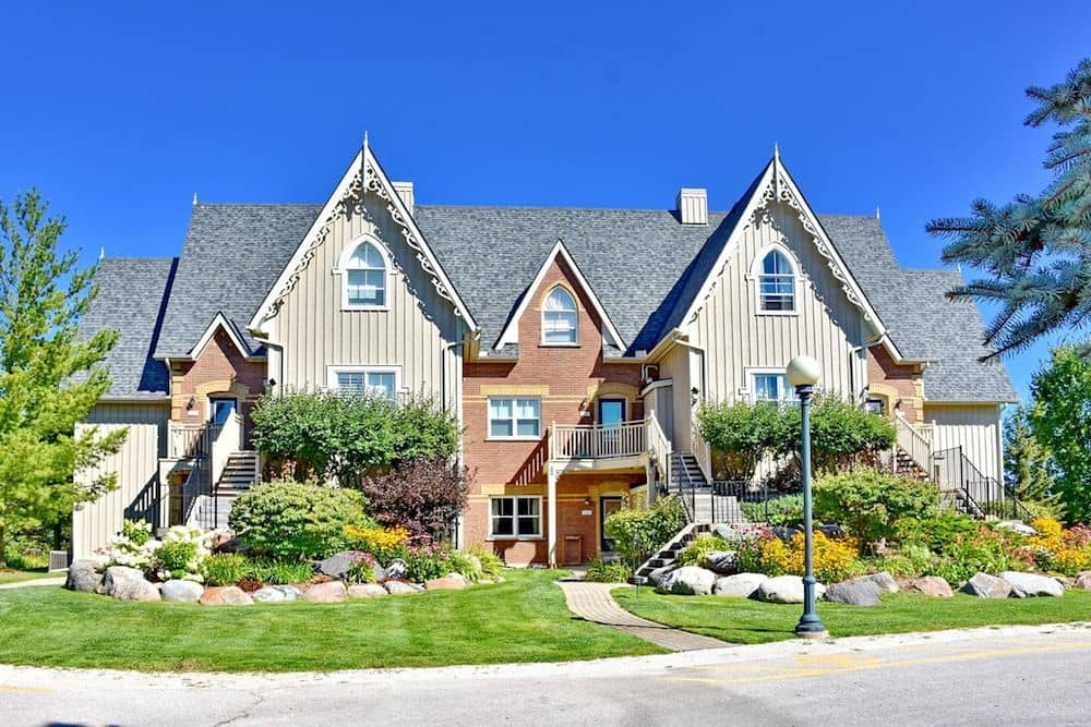 The Lodges at Blue Mountain - Historic Snowbridge Condos