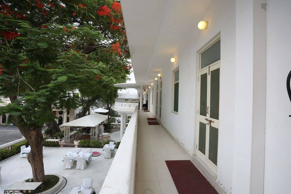 โรงแรมการืเด้น โรงแรมการืเด้น