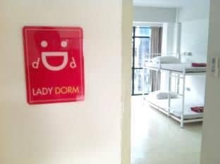 Dee Marc hostel Dee Marc hostel