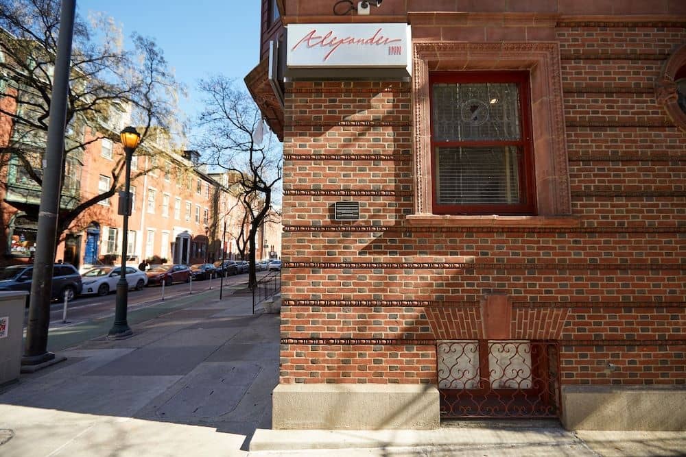 Alexander Inn
