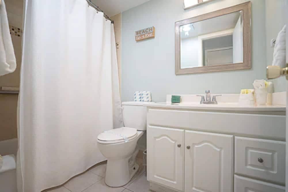 Carriage House Resort Motel