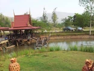 ล้อมรัก รีสอร์ท