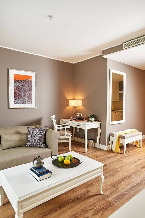 Renata Hotel