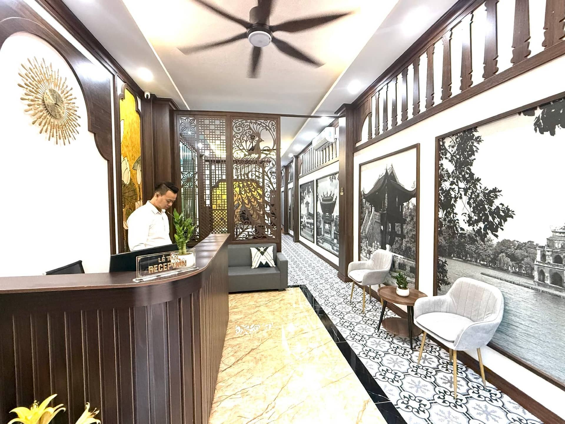 The Queen hotel and spa 2 The Queen hotel and spa 2