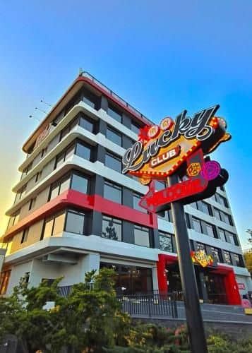 T11T12 Hotel
