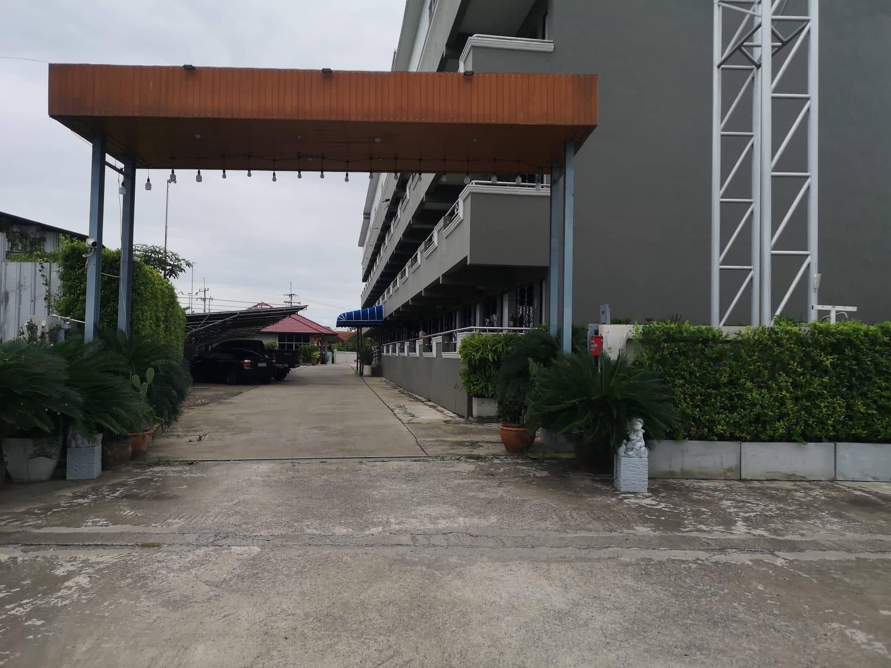 แคปิตัล โอ 75406 โรงแรมเอ็ม โรจนะ