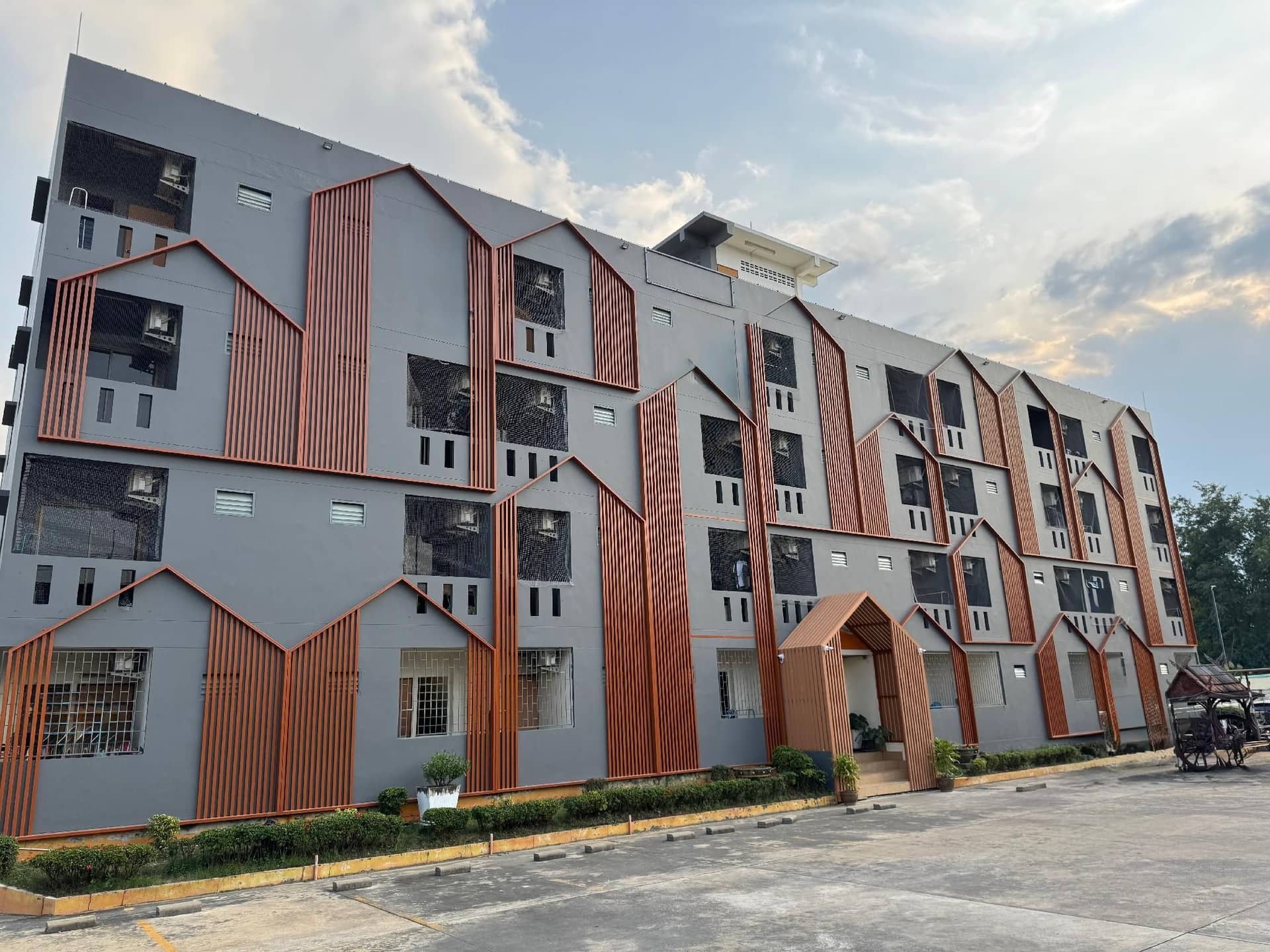 New Home Nakhon Chai Si