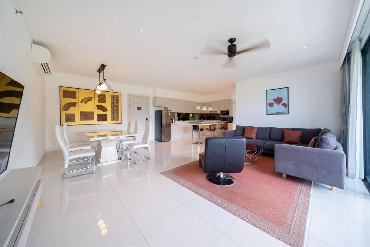 Deluxe lagoon view apartment at Cassia Residences
