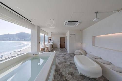 Songjeong Hoho house