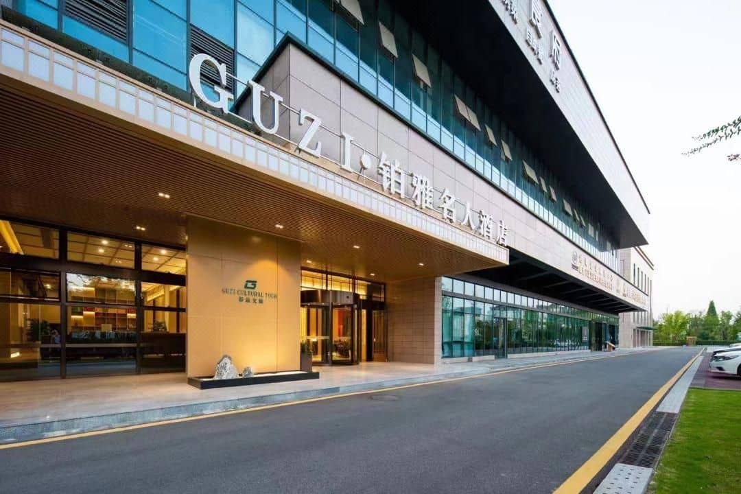 โรงแรมแพลทินัม เซเลบริตี้ โรงแรมแพลทินัม เซเลบริตี้