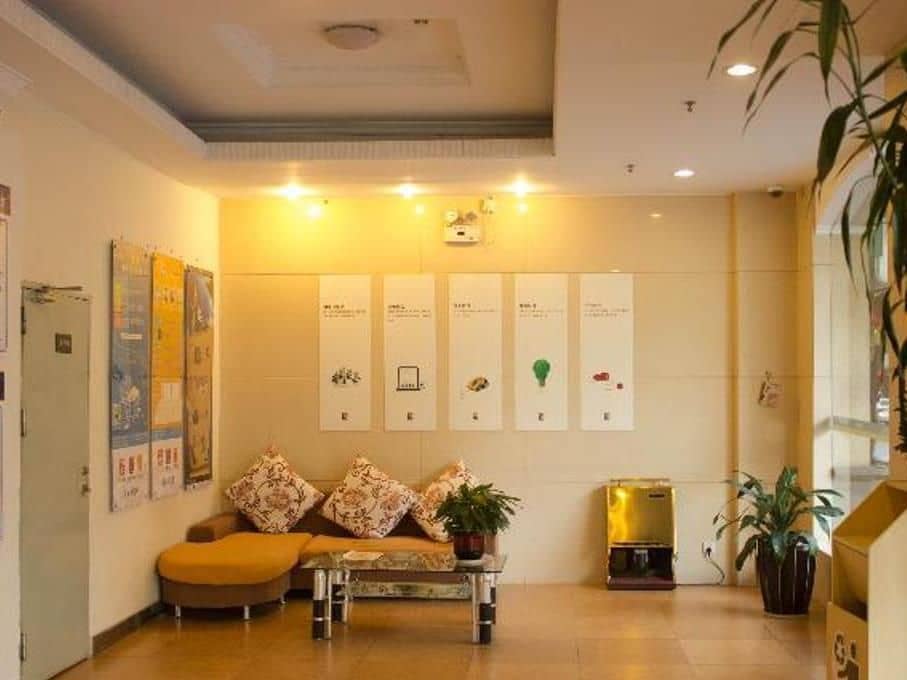 7 Days Inn Meizhou Wuzhou City Bus Station