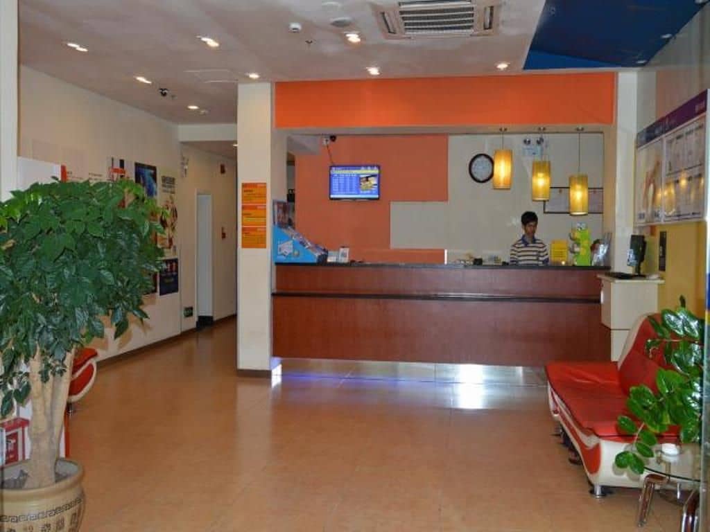 7 Days Inn Meizhou Jiangnan Kedu Commercial Plaza
