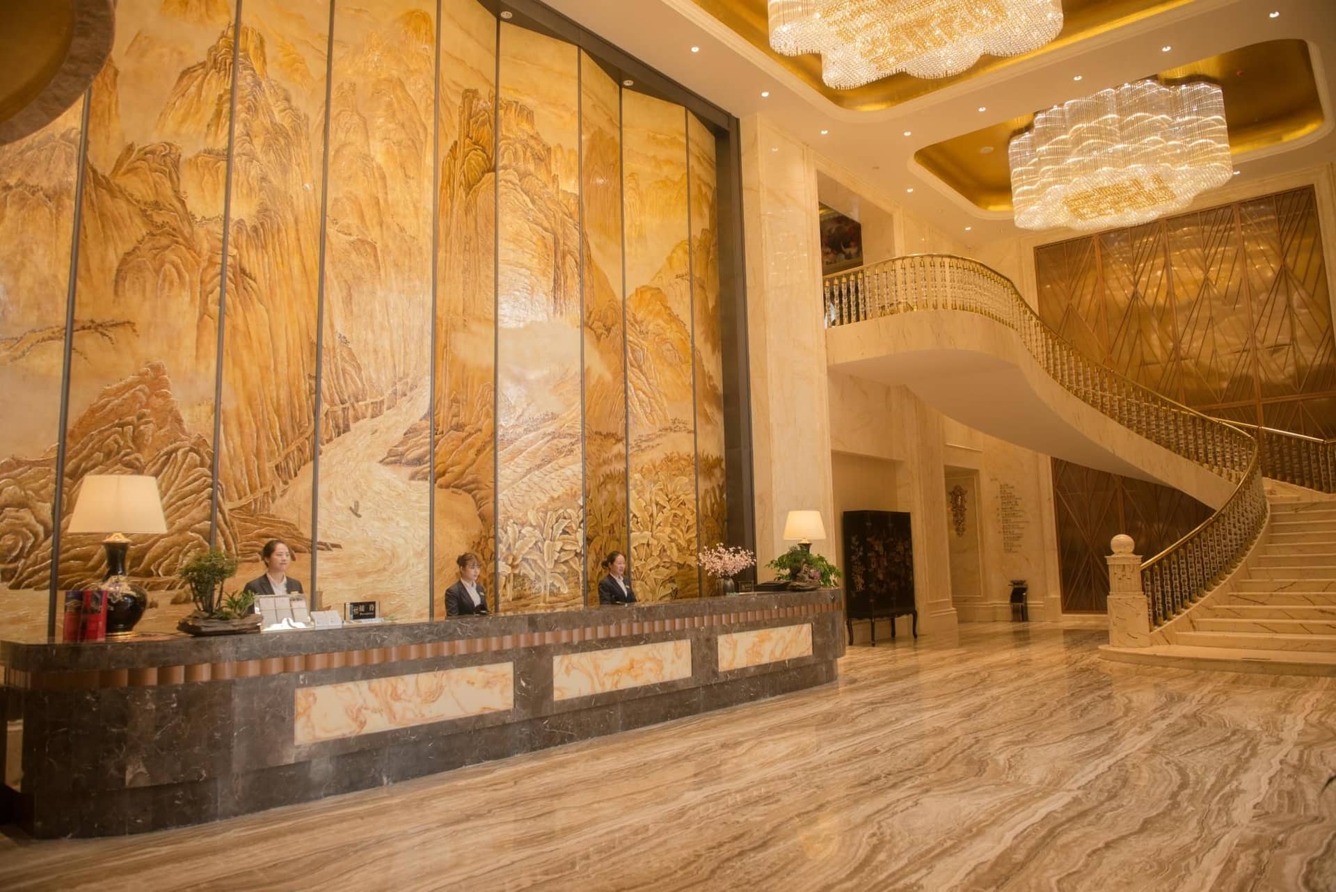 โรงแรมฮิลแมนโฮมฟูล โรงแรมฮิลแมนโฮมฟูล