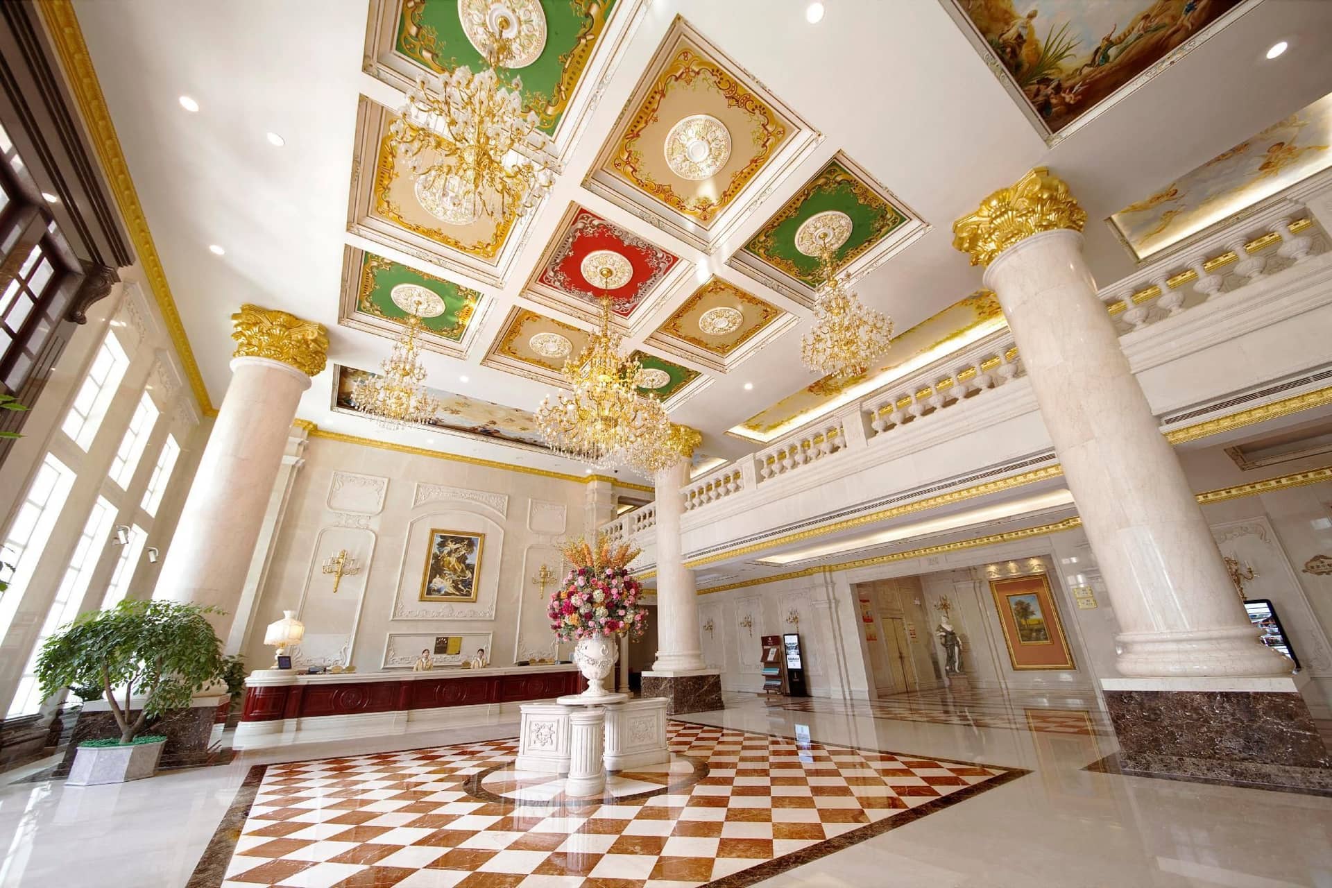 โรงแรมโฮมแลนด์อินเตอร์เนชั่นแนล