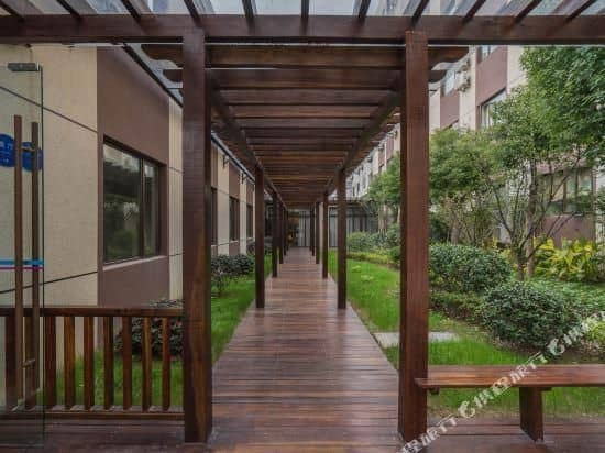 Hanting Hotel (Jiaxing Tongxiang Zhenxing Road)