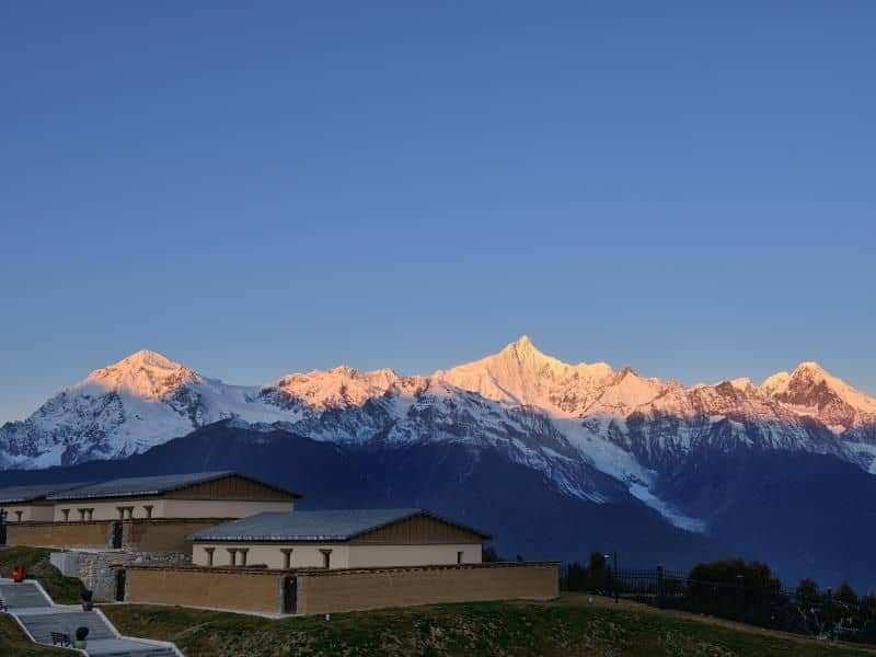 High Mountain Resort Deqin