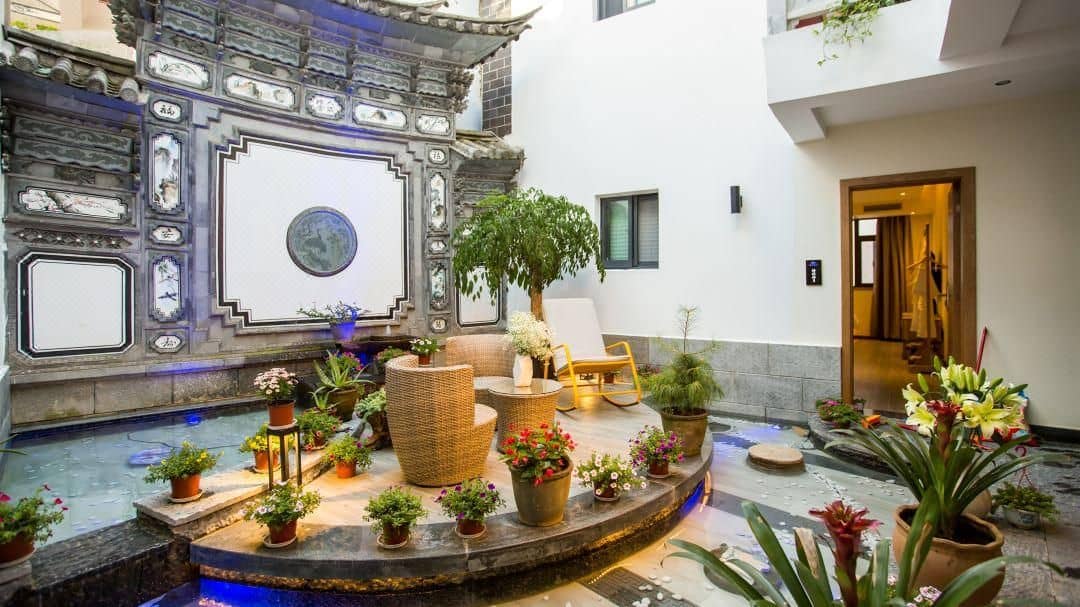 Floral Hotel Dali Qianxiang Lanshan Hostel