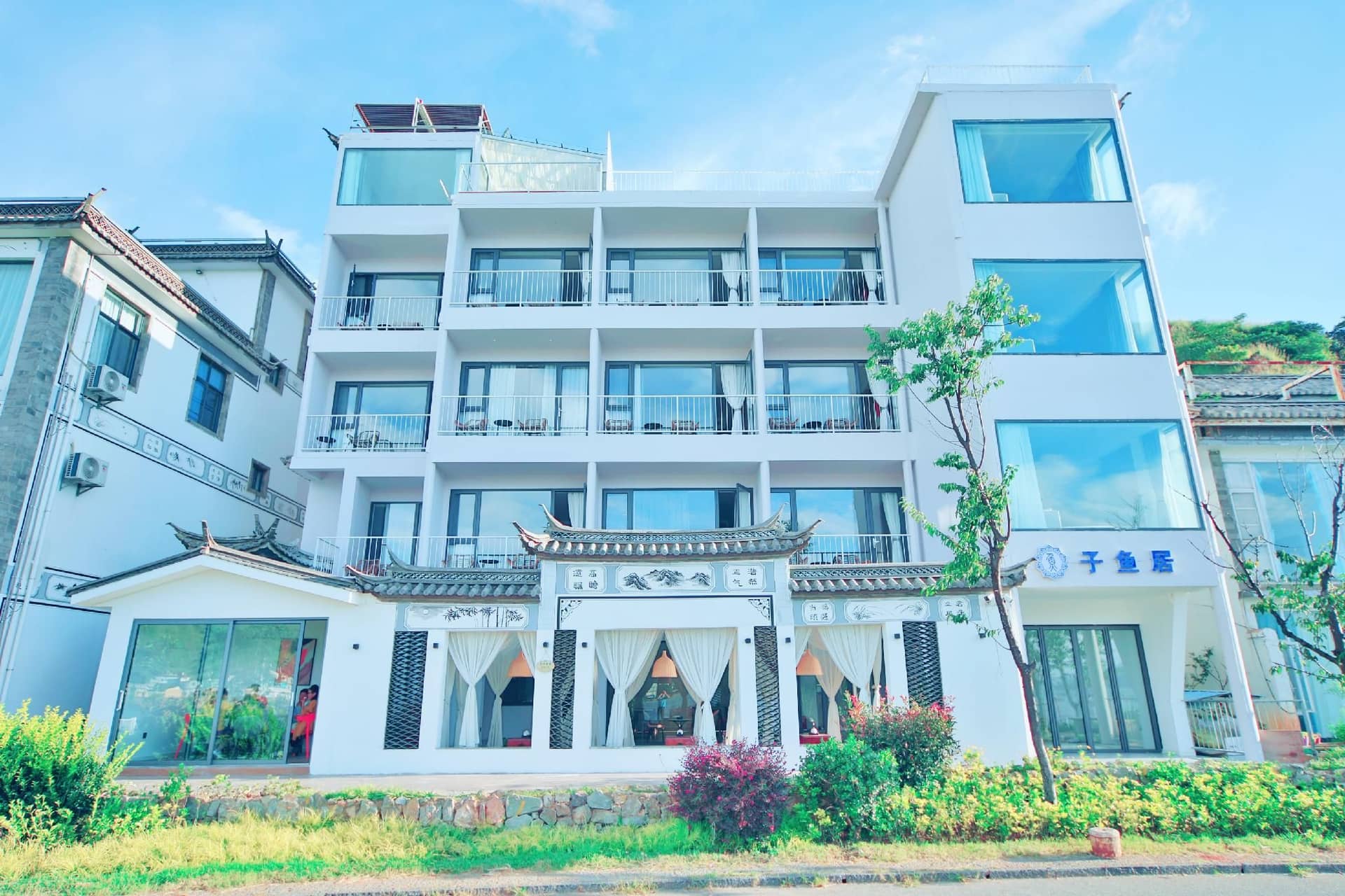 Dali Zi Yu Ju Shu Guo Seaview Hotel