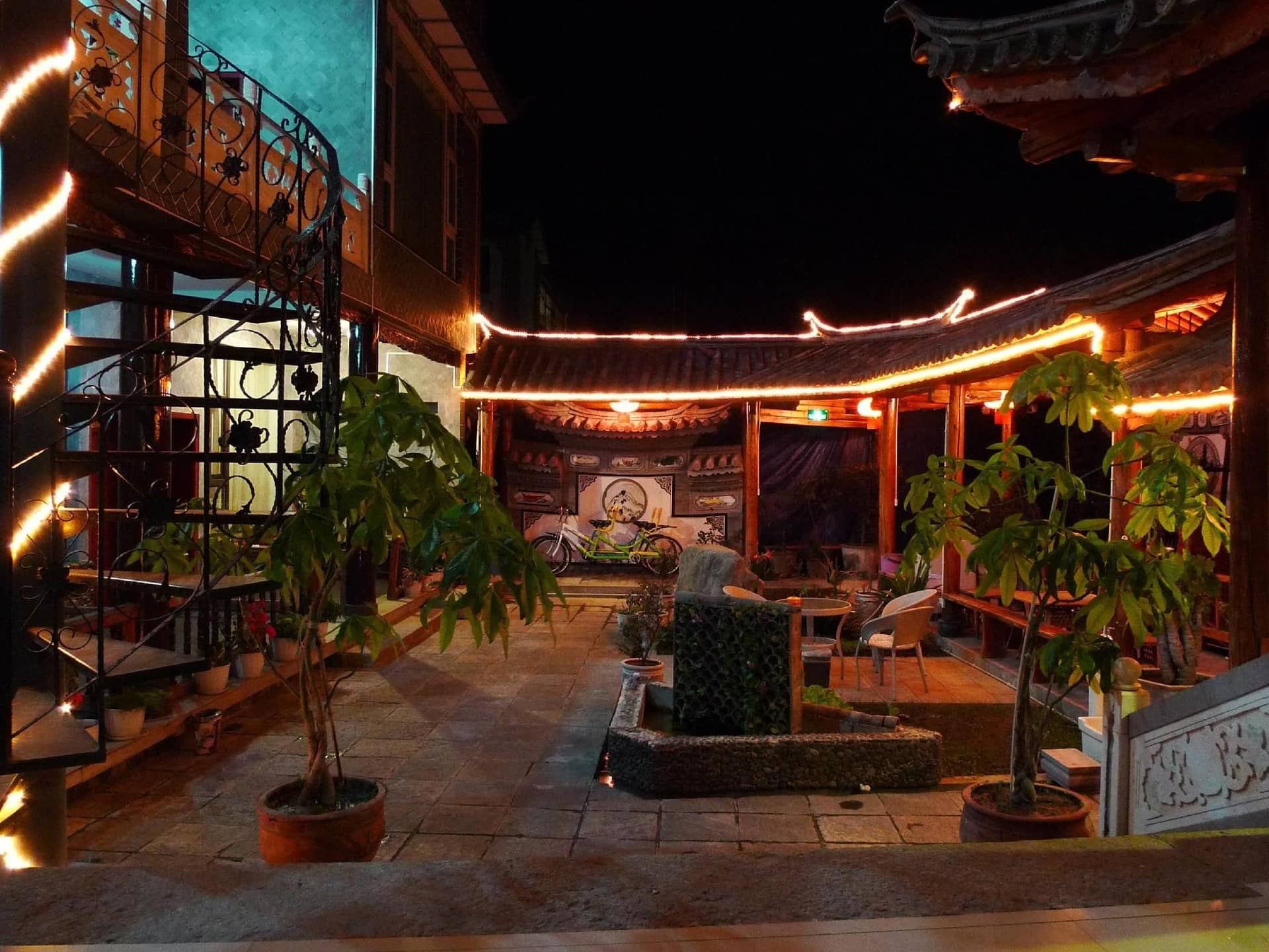 Dali Wanghaiting Inn