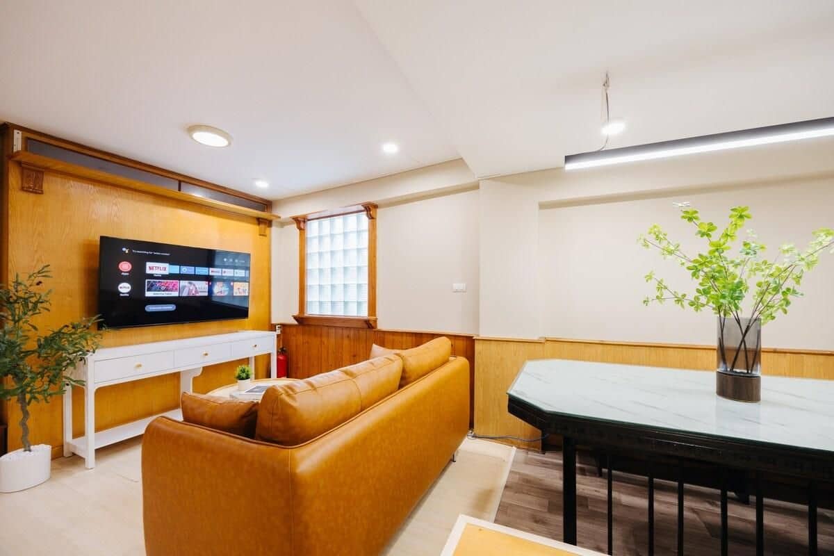 VietHOME - 501 The Wood /2 bedrooms apartment/lift