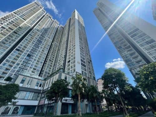 LUXURY APARTMENT VINHOMES SKYLAKE 5min to KEANGNAM LUXURY APARTMENT VINHOMES SKYLAKE 5min to KEANGNAM