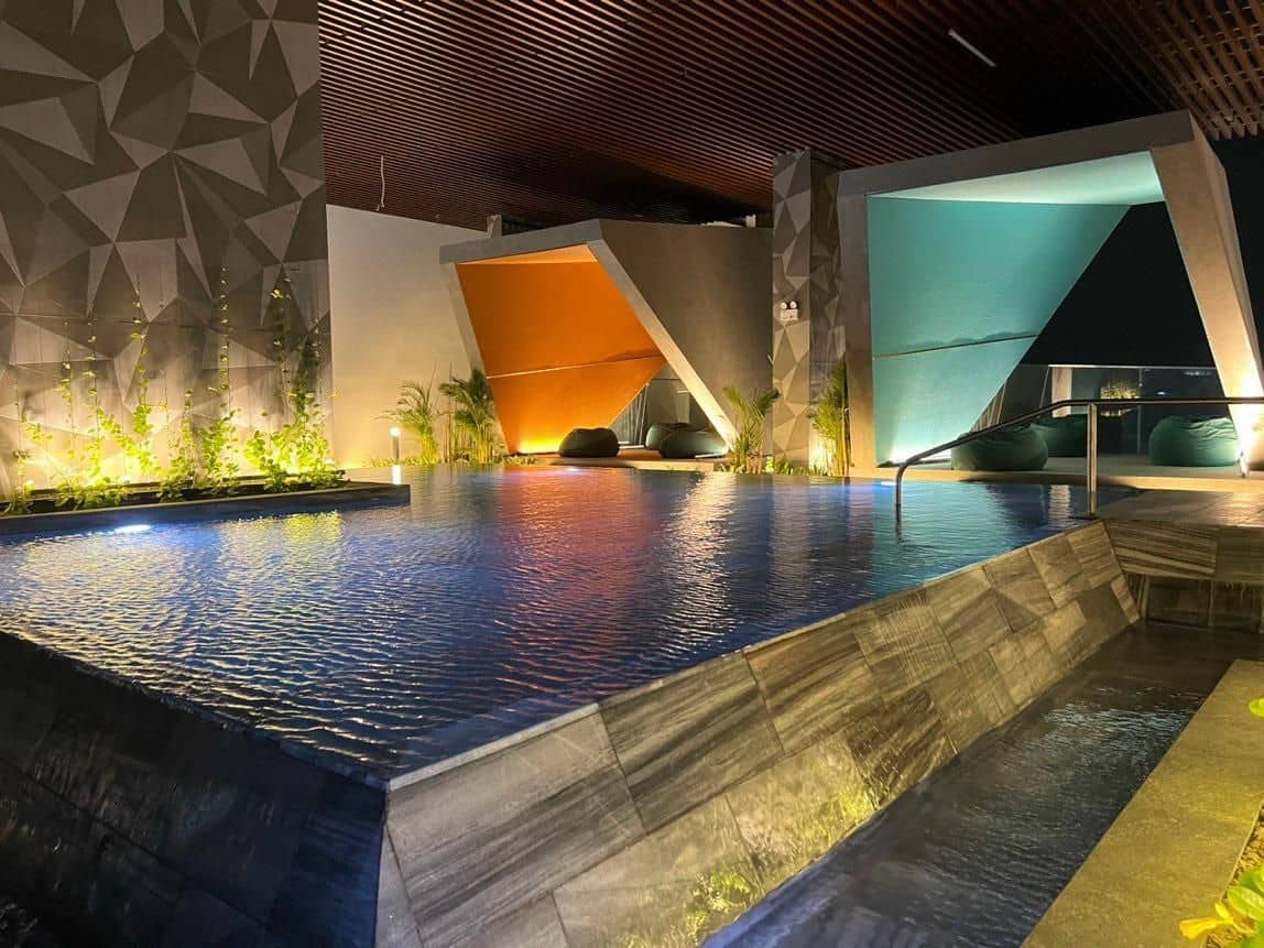 The Emerald Golf View Luxury Apartment