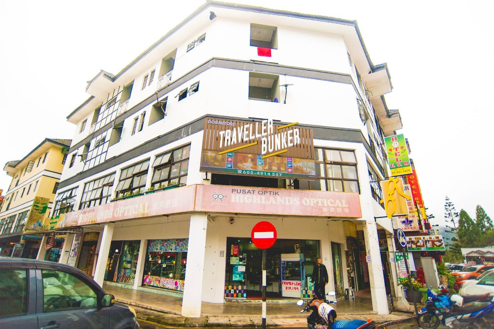 Traveller Bunker Hostel 1