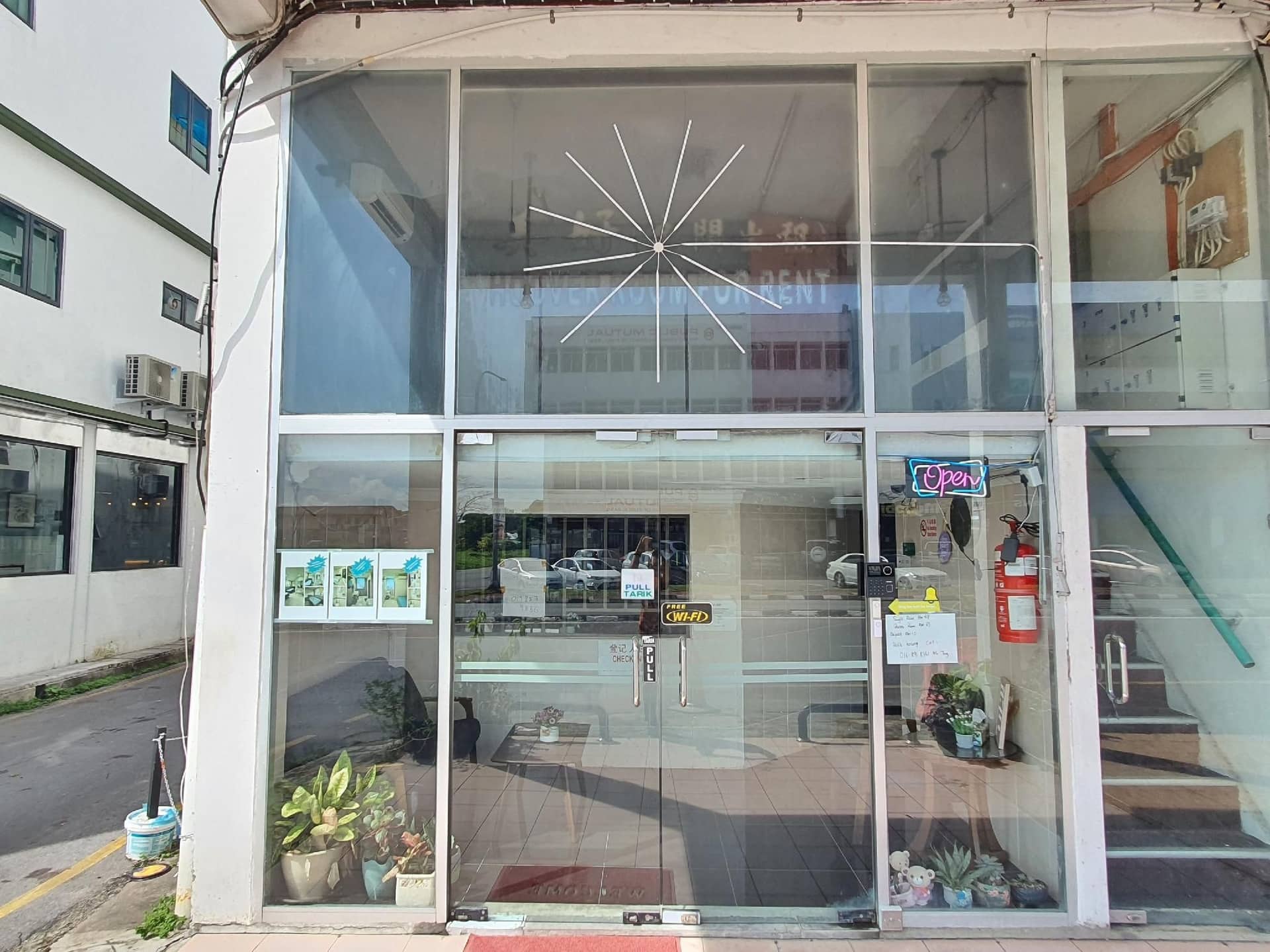 โอโย 90997 ห้องฮูเวอร์