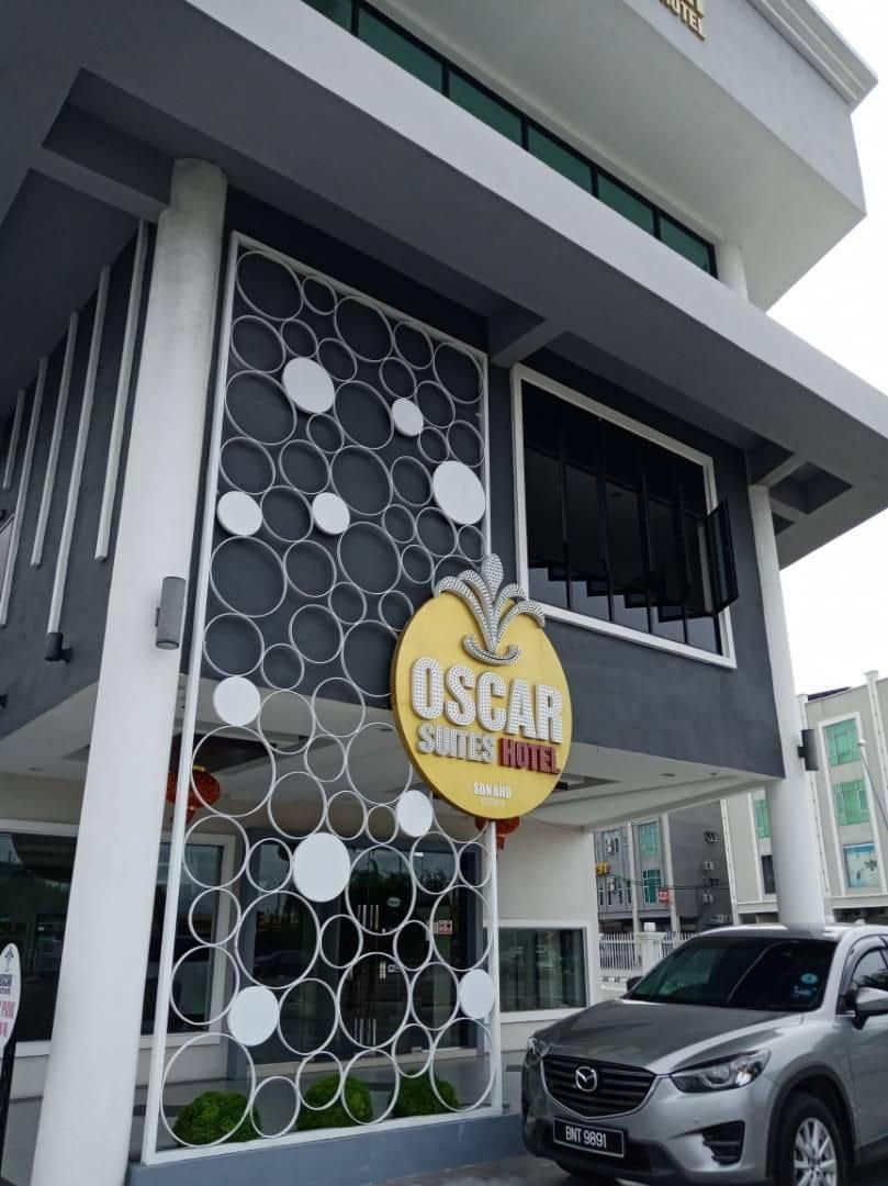 OSCAR SUITES HOTEL