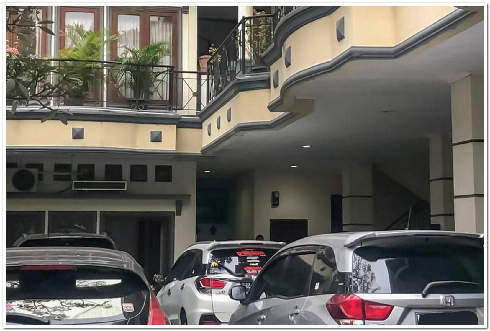 Kemang Place near Lippo Mall Kemang Mitra RedDoorz