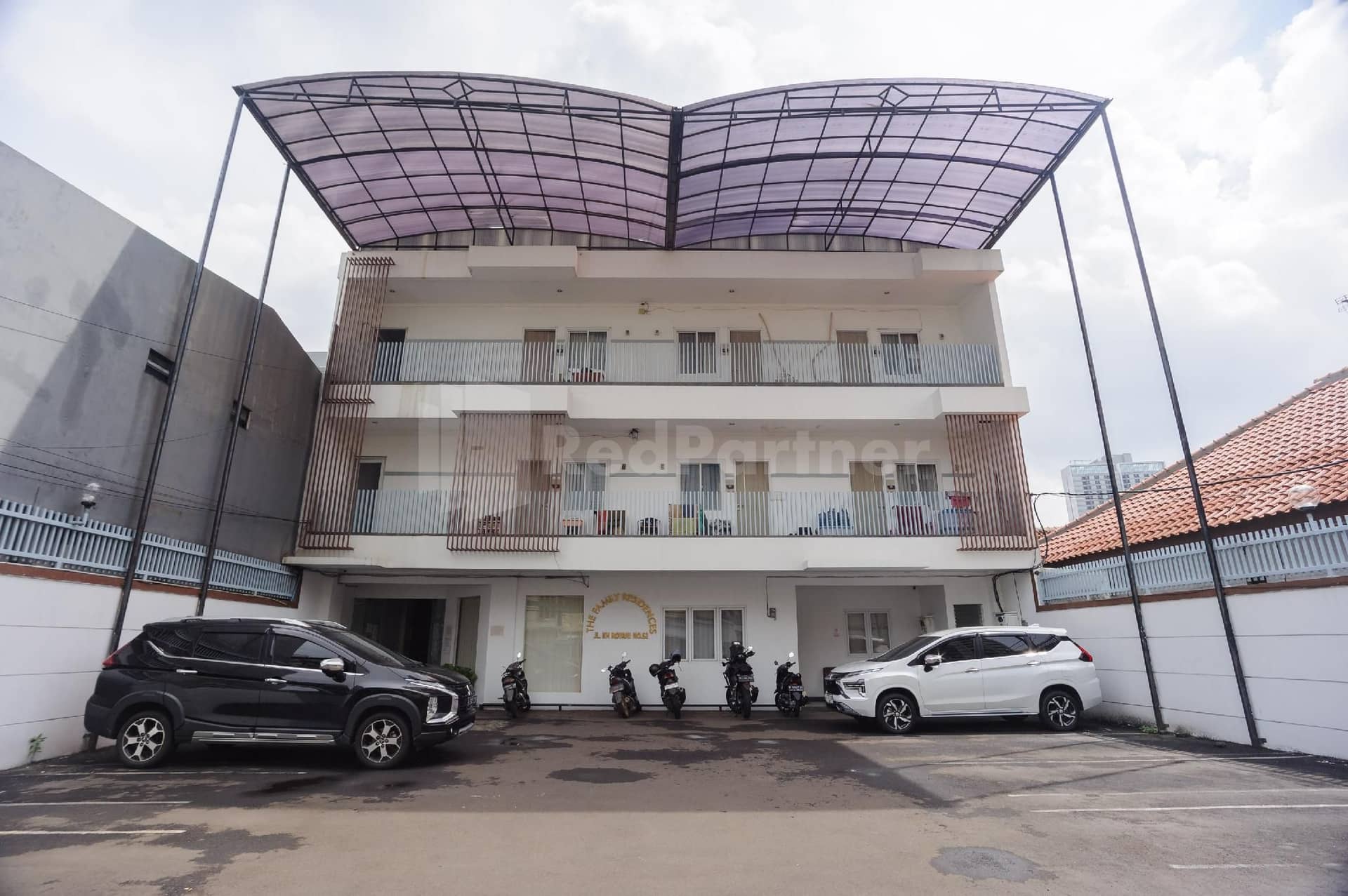 Family Residence Mitra RedDoorz