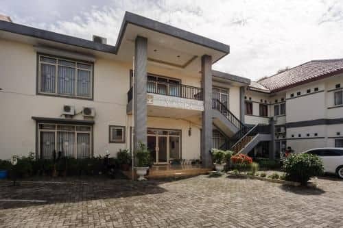 OYO 3133 Wisma Yampi Syari'ah Near Politeknik Ahli Usaha Perikanan (AUP-STP) - Jakarta Technical Uni