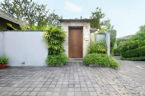 Trisha Cliff Villa Karang Tinggi
