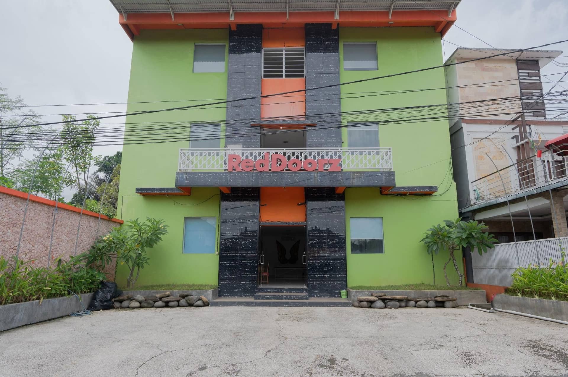 RedDoorz near Ubud Village