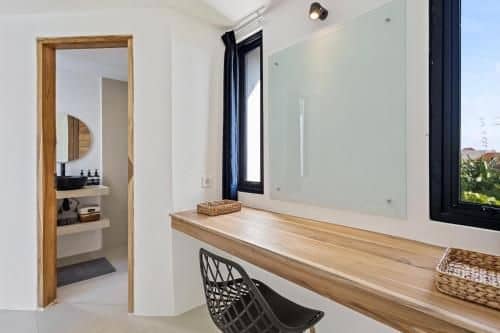 White Residence - Art & Boutique Villas