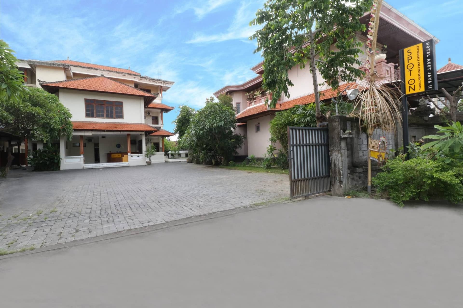 SPOT ON 2426 Hotel Aget Jaya Ii