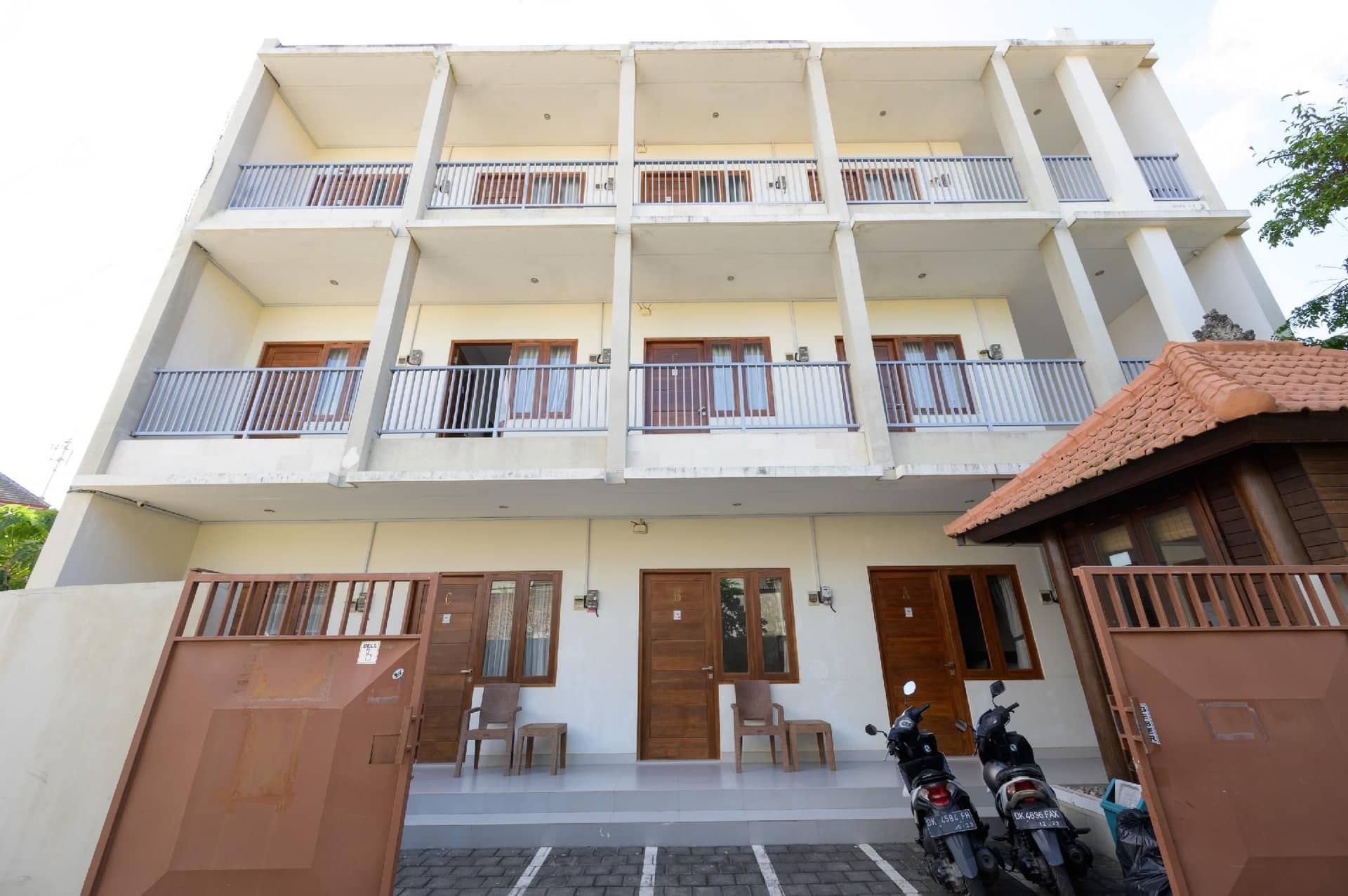 RedDoorz Plus @ Kencana Residence Jimbaran