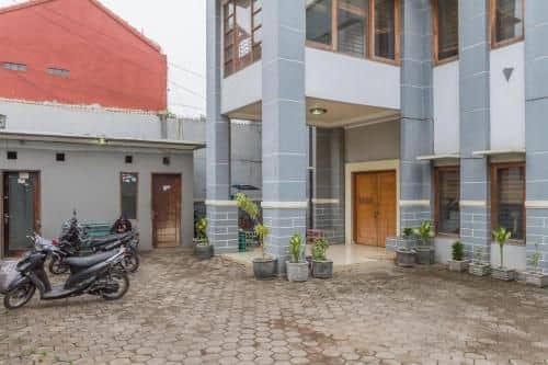 RedDoorz near Jatinangor Town Square