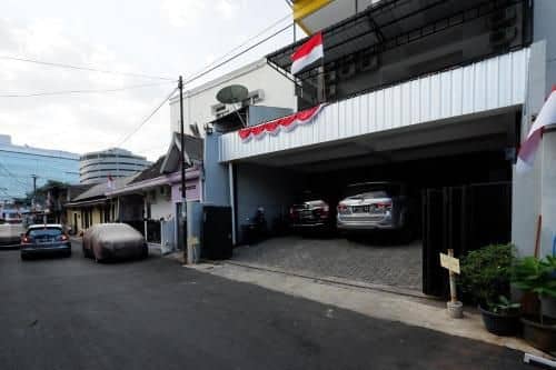 RedDoorz near Plaza Simpang Lima