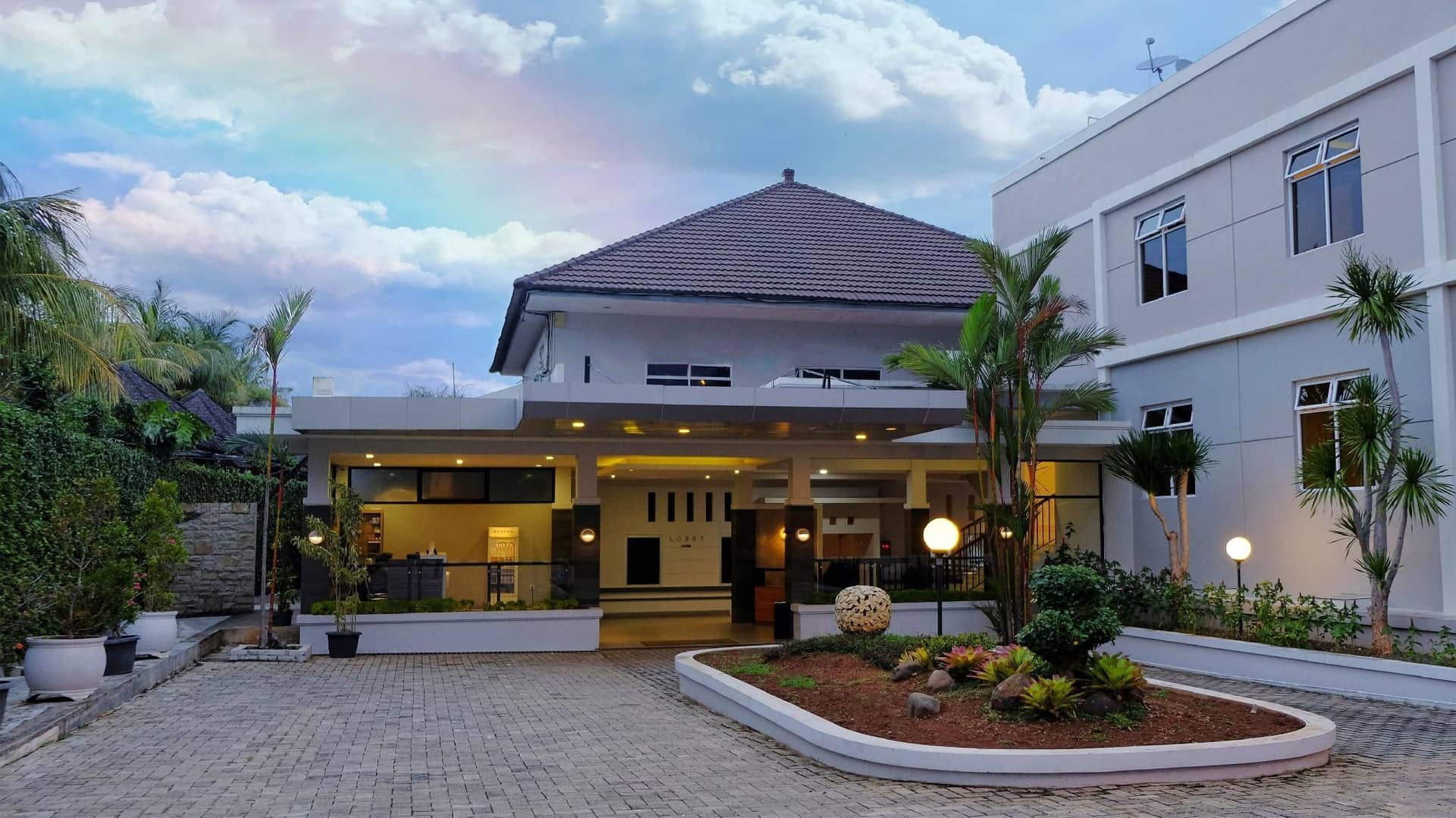 Kuraya Hotel Residence