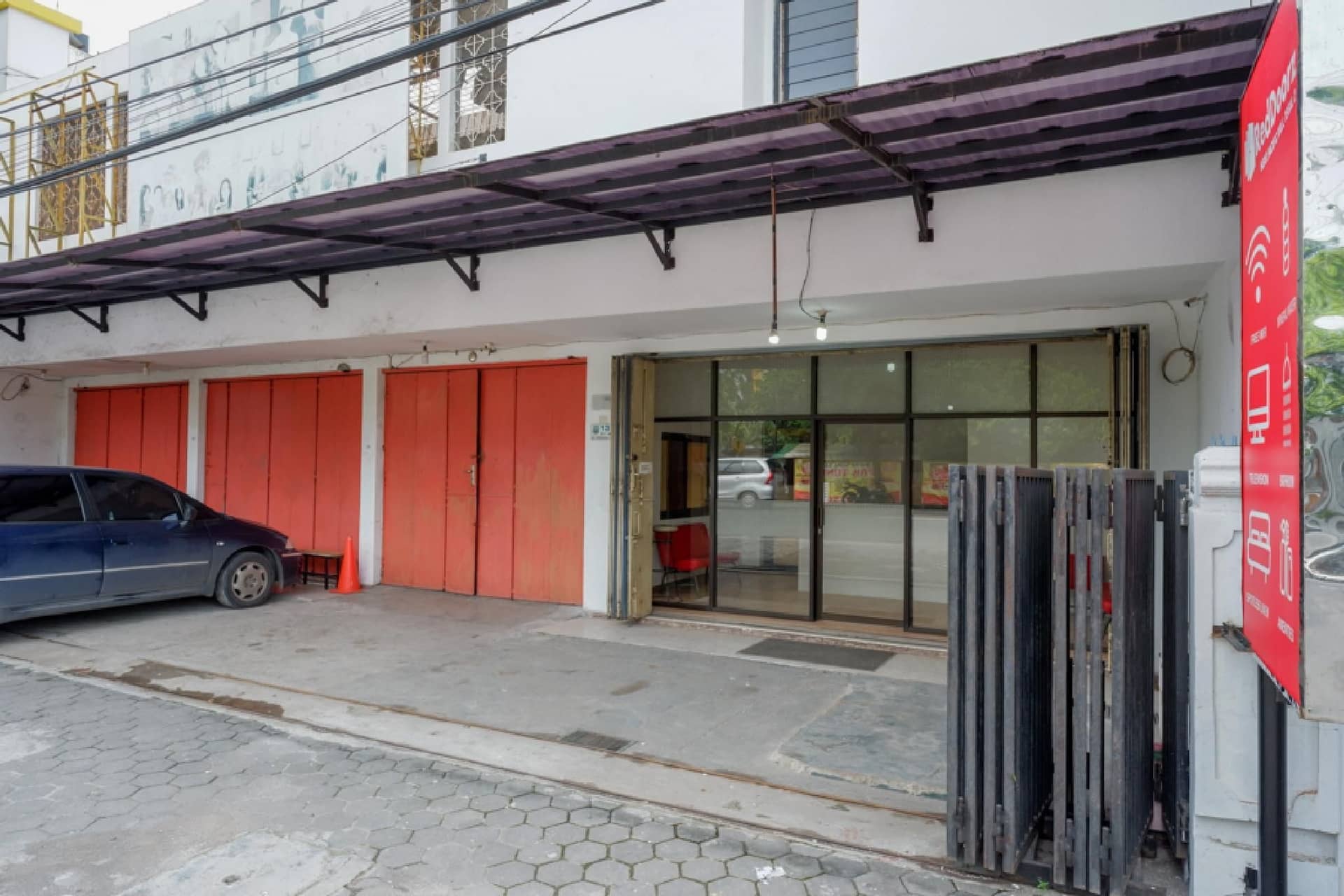 RedDoorz near Pacific Mall Tegal 2