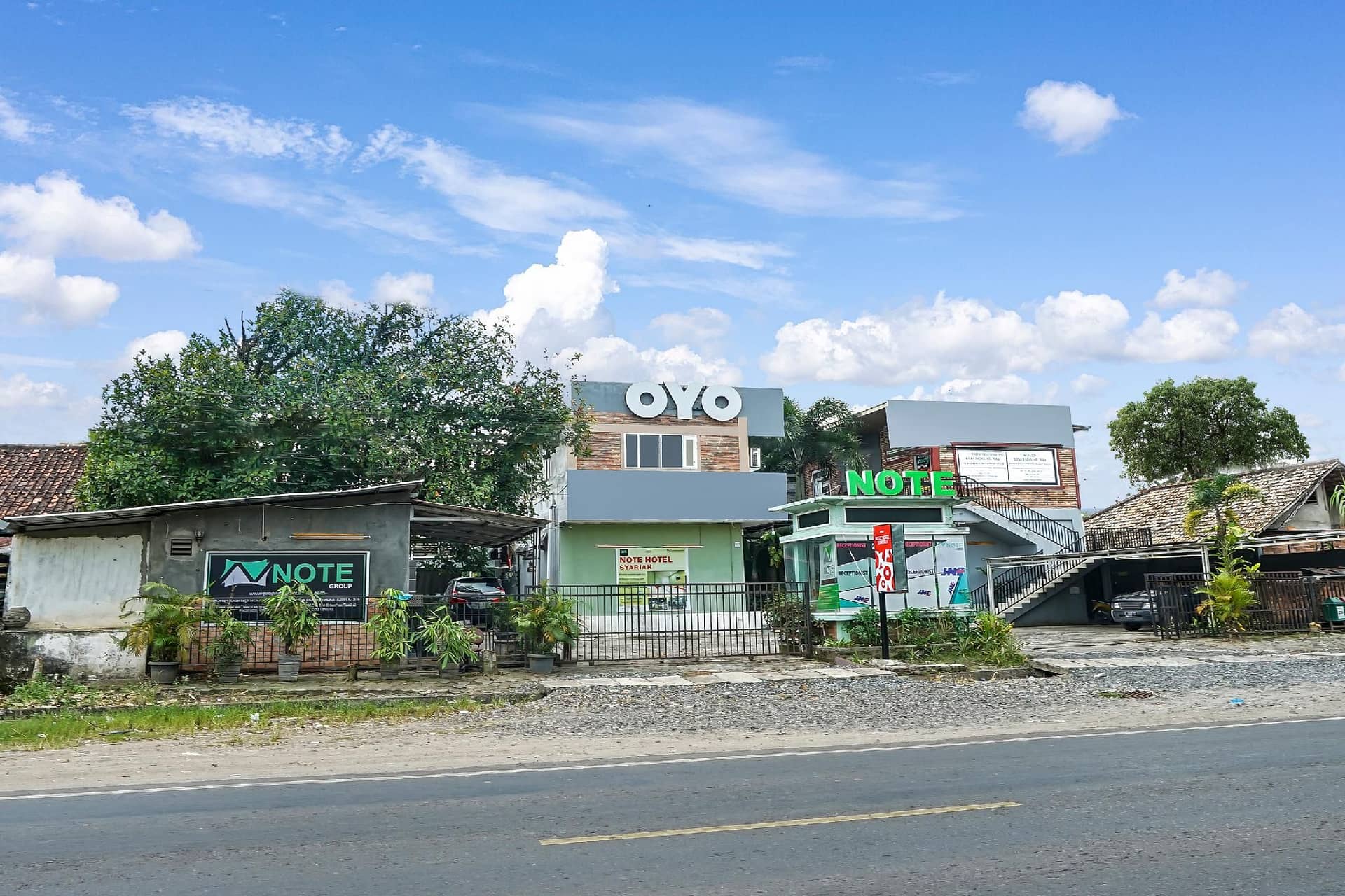 OYO 91027 Note Hotel Syariah