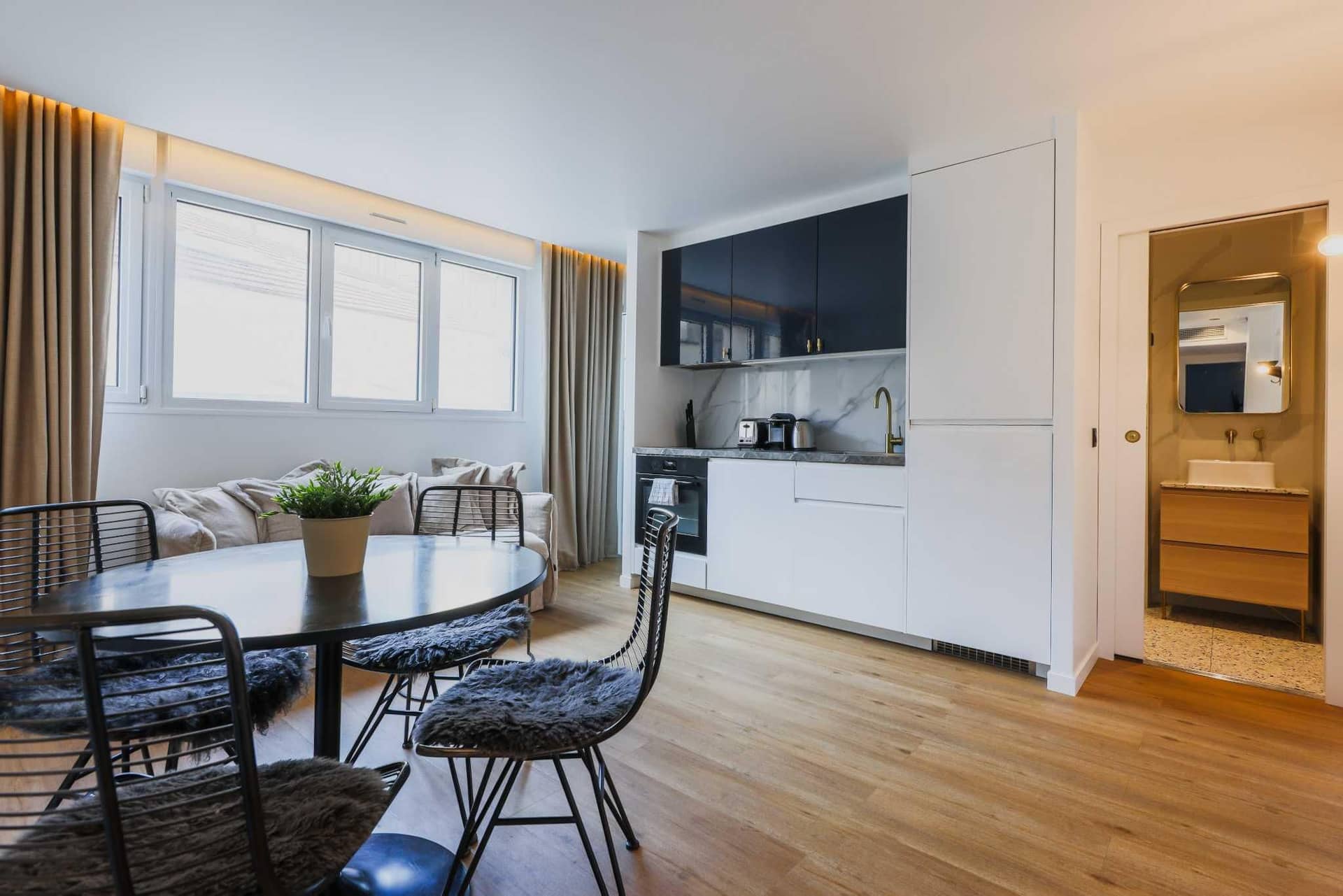 Elegant apartment - 2BR/6P - Canal St Martin Elegant apartment - 2BR/6P - Canal St Martin