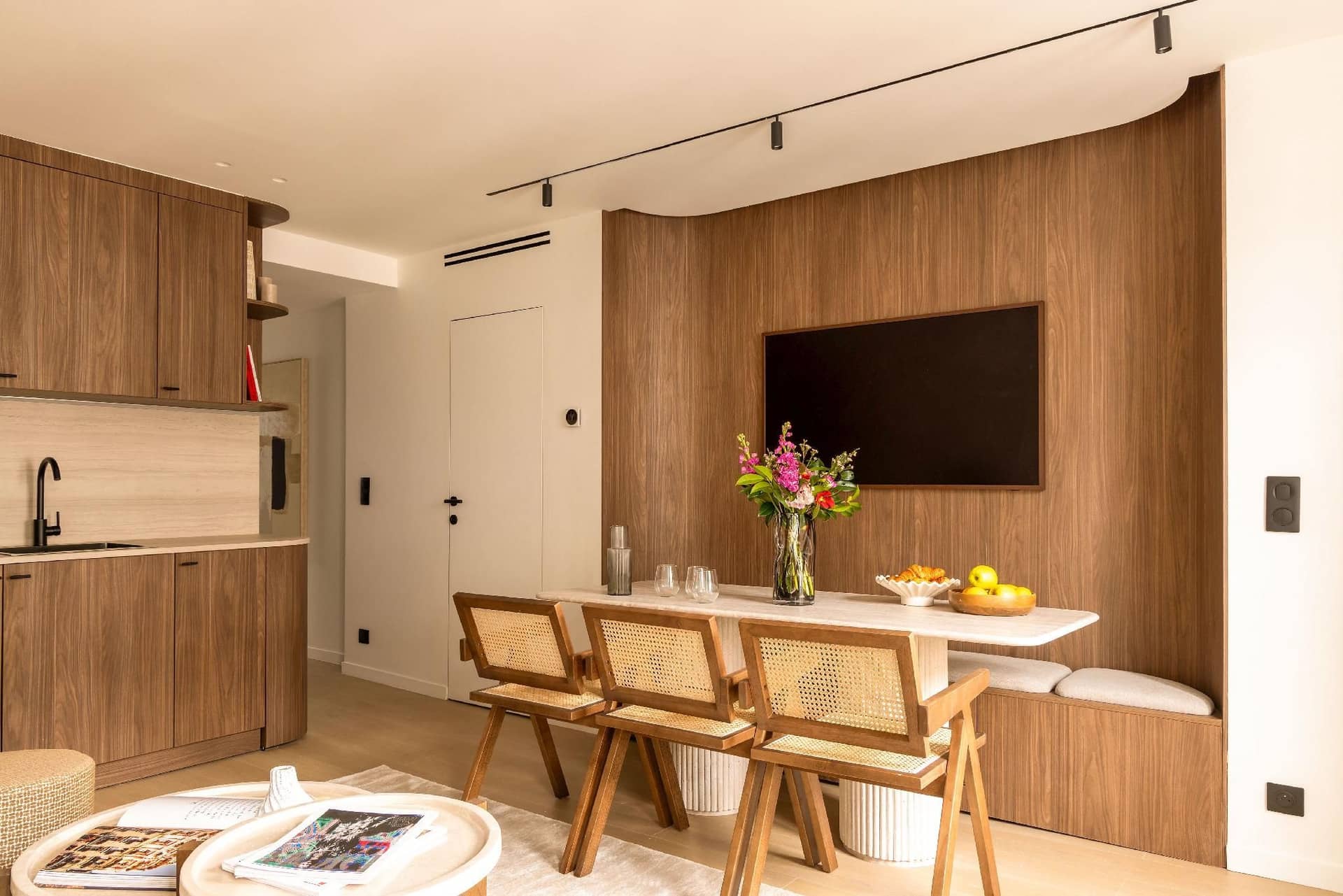 Magnificent apartment -2BR-6P- Louvre Museum