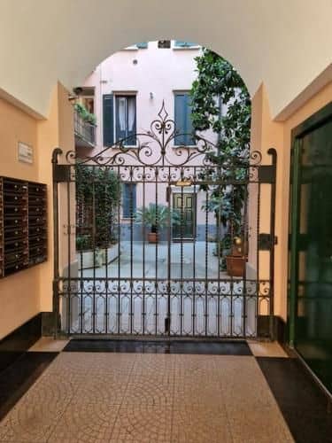 Cozy flat mins walk to Navigli and metro station Cozy flat mins walk to Navigli and metro station