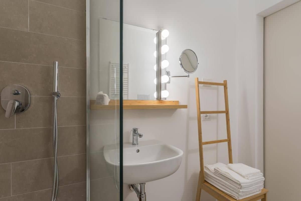 Insula Felix - Deluxe Double or Twin Room with Lake View Insula Felix - Deluxe Double or Twin Room with Lake View