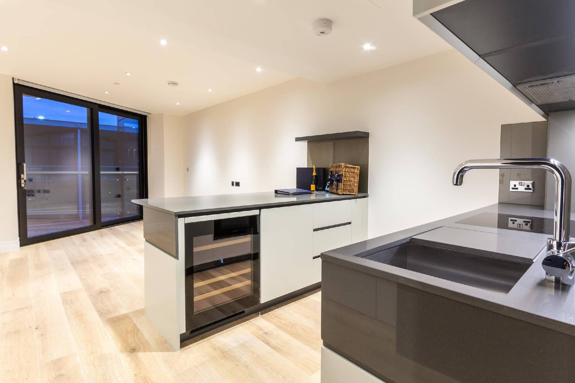 Studio come 1 Bed flat in Vauxhall next to Battersea