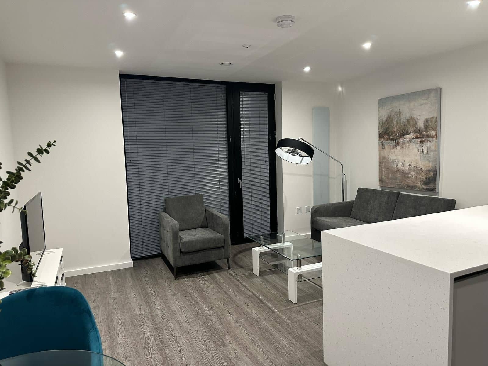 Luxury 1 Bed Apartment Near Victoria