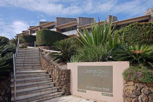 James Cook Apartments-w. pool  beach access