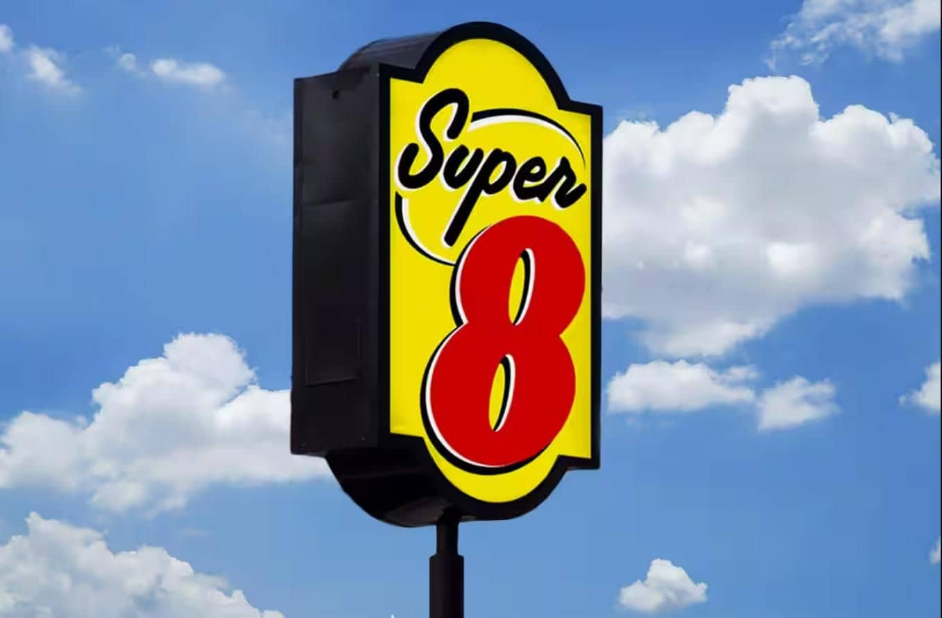 Super 8 by Wyndham Bronx Near Stadium